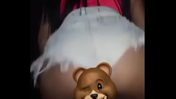 Novinha a procura de um pau para fuder junto com a sua irmã