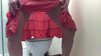 Cum on my fingers then pee myself