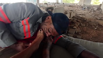 Estava fazendo caminhada perto da obra que meu marido trabalha e fui lá provocá lo