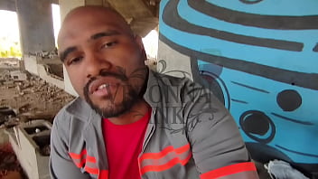 Estava fazendo caminhada perto da obra que meu marido trabalha e fui lá provocá lo