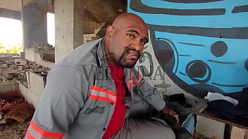 Estava fazendo caminhada perto da obra que meu marido trabalha e fui lá provocá lo