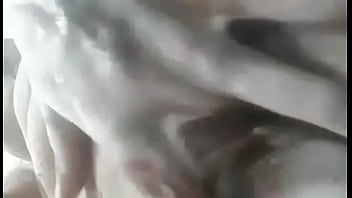 Me encanta bañarme y pajearme