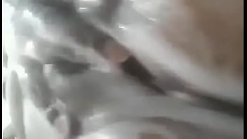 Me encanta bañarme y pajearme