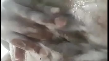 Me encanta bañarme y pajearme