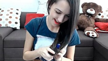 Brunette Teen Live Webcam thumbnail