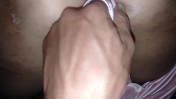 แหกหีสาวสวยเอาควยให้เธอดูดแล้วเย็ดแตดจนน้แตก