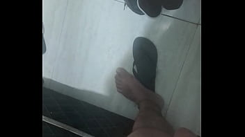 Kleber gozando acordei com um tesão querendo uma buceta mais tá difícil arrumar uma pra comer