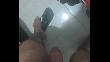 Kleber gozando acordei com um tesão querendo uma buceta mais tá difícil arrumar uma pra comer Kleber gozando acordei com um tesão querendo uma buceta mais tá difícil arrumar uma pra comer