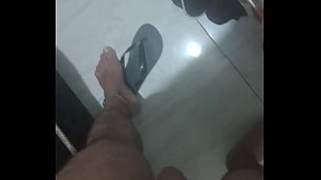 Kleber gozando acordei com um tesão querendo uma buceta mais tá difícil arrumar uma pra comer