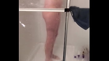 Redhead nice tits in the shower