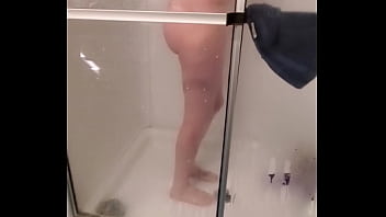 Redhead nice tits in the shower