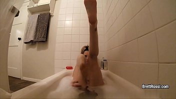 Crushgirls brett rossi masturbates in bubble bath