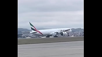 Decolagem De Aviao Boing thumbnail
