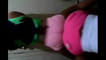 Putipobres latinas bailando y moviendo el culo sabroso