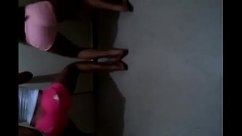 Putipobres latinas bailando y moviendo el culo sabroso