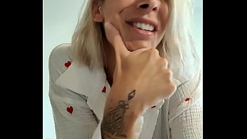 Je suis dans la maison de vacances avec mes parents et qui vient nous rejoindre