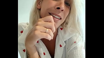 Je suis dans la maison de vacances avec mes parents et qui vient nous rejoindre