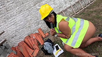 Trabalho E Tesão A Masturbação Selvagem Da Arquiteta Em Plena Obra thumbnail