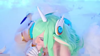 League of legends soraka is a slut for healing her team