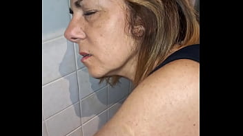 Mia Moglie Prende Il Cazzo In Bocca Dopo Il Sesso thumbnail