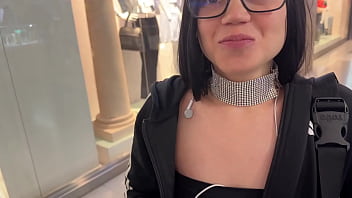 I meet a fan at the mall