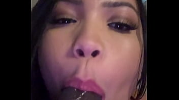 Asiática gostosa sortea fã de cabo frio com direito a uma carona diferenciada