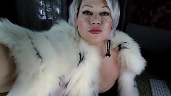 Sex performance of a mature bitch in a beautiful fur coat Sex performance of a mature bitch in a beautiful fur coat