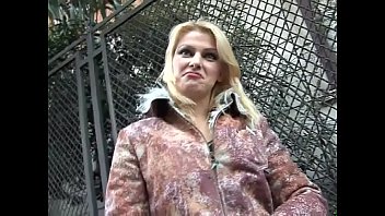 A spasso per milano a gambe aperte full porn movie