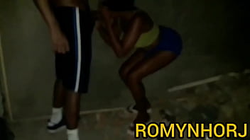 Pirocão do magrinho ganhou uma mamada da nifeta de shortinho