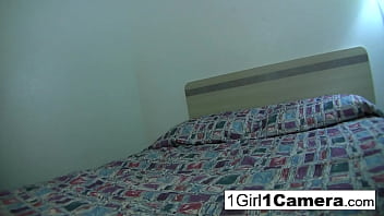 Hot babe fucks herself