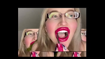 Full Red Lips Obsession thumbnail