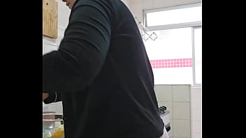 Nesse frio eu fico com os farol acesso e a buceta úmida o tempo todo