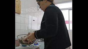 Nesse frio eu fico com os farol acesso e a buceta úmida o tempo todo