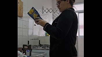 Nesse frio eu fico com os farol acesso e a buceta úmida o tempo todo