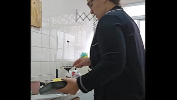 Nesse frio eu fico com os farol acesso e a buceta úmida o tempo todo