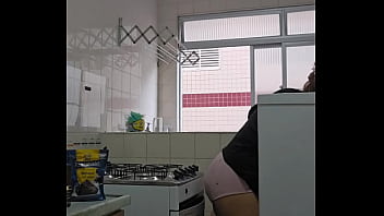 Nesse frio eu fico com os farol acesso e a buceta úmida o tempo todo