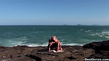 Ocean threesome for busty blonde tarra white