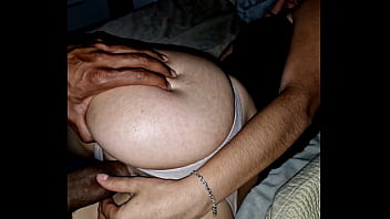 Destrozando coño estrecho virgen de mi hijastra de 18 años