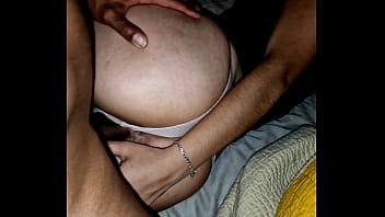 Destrozando coño estrecho virgen de mi hijastra de 18 años