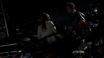 Night fuck on the car hood ending with a huge cumshot on the girl's voluptuous body