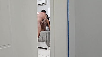 Fomos pegos no flagra pelo amigo do meu marido