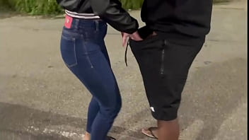 Esposa faz solteiro fica louco de tesão com um esfregar esfregar transando bem gostoso sem camisinha