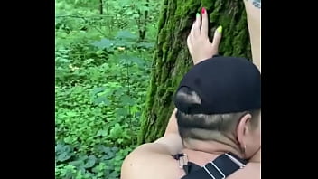 Milf gave her big ass in the woods hot sex