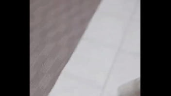 Fiz um ménage ao fazer uma visita na casa do amigo do marido levei pau na buceta bem gostoso