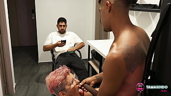 Doña Clotilde Se Folla A Don Ramón Mientras El Chavo Los Ve thumbnail