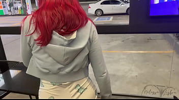 Quero sair daqui com tua porra escorrendo no meu cu e as pernas tremendo