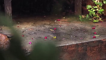 ’i'm fond of music and like to listen to it for it helps me to have good relaxation