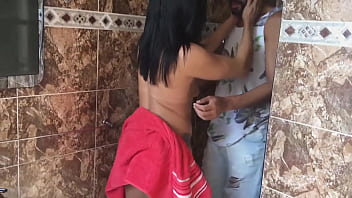 Vizinho prestativo precisava só tomar meu banho