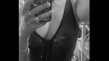 Petite tenue d’aujourd’hui les coquin pas sûre qu’elle reste