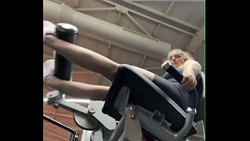 Masturbate in the gym
